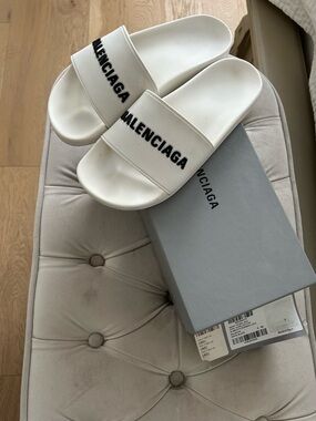 Balenciaga White Pool Slide Sandals with Black Logo - 40